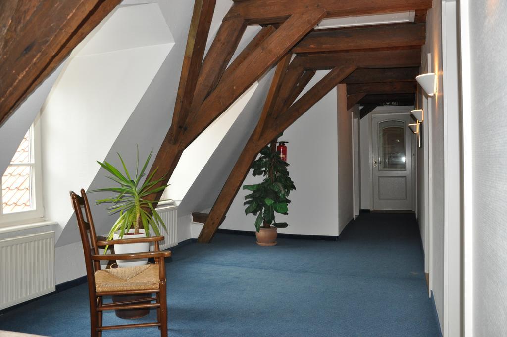 Hotel Hohes Haus Greetsiel Exterior foto