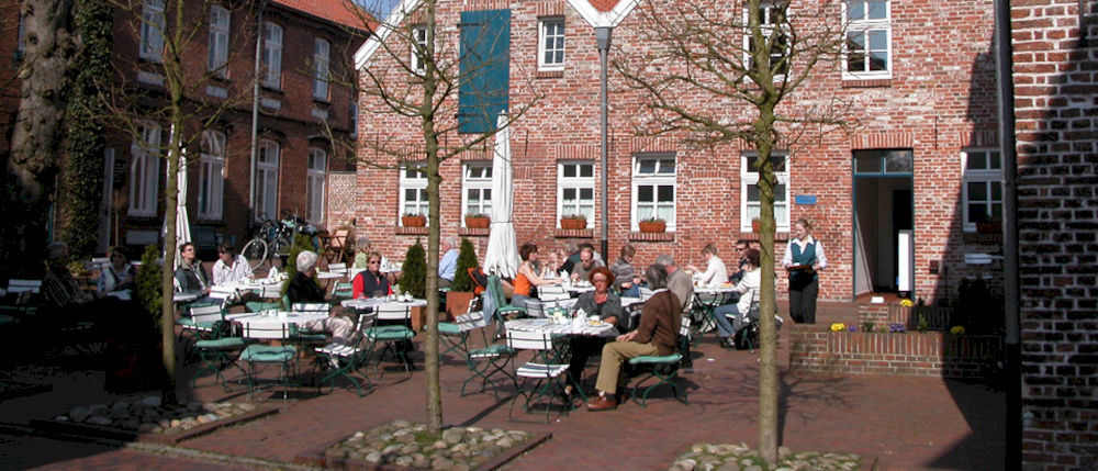 Hotel Hohes Haus Greetsiel Exterior foto